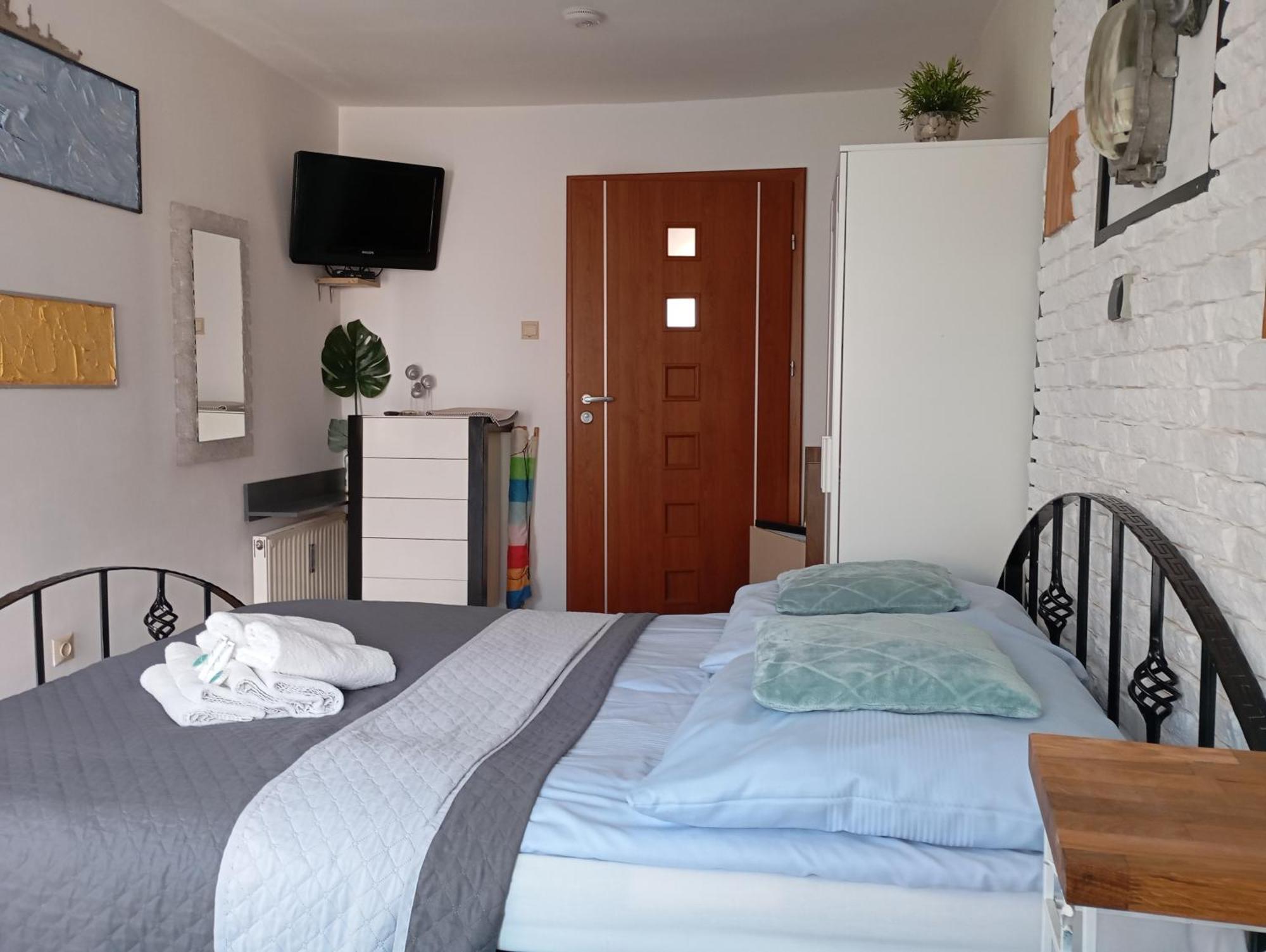 K 2 Hotel Jastrzębia Góra Kültér fotó